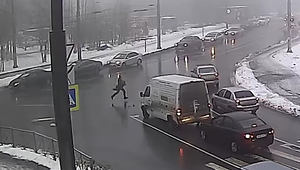 Бежал, сбрасывая одежду: в Петрозаводске пойман насмерть сбивший пешехода водитель
