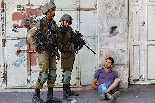 Израильские солдаты застрелили в лагере беженцев вблизи Наблуса трех палестинцев