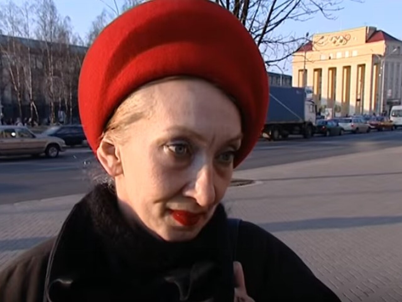 Что стало с героиней мема про красный кандибобер - Рамблер/субботний