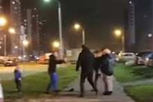 В Новой Москве группа кавказцев напала на мужчину с ребенком и попала на видео