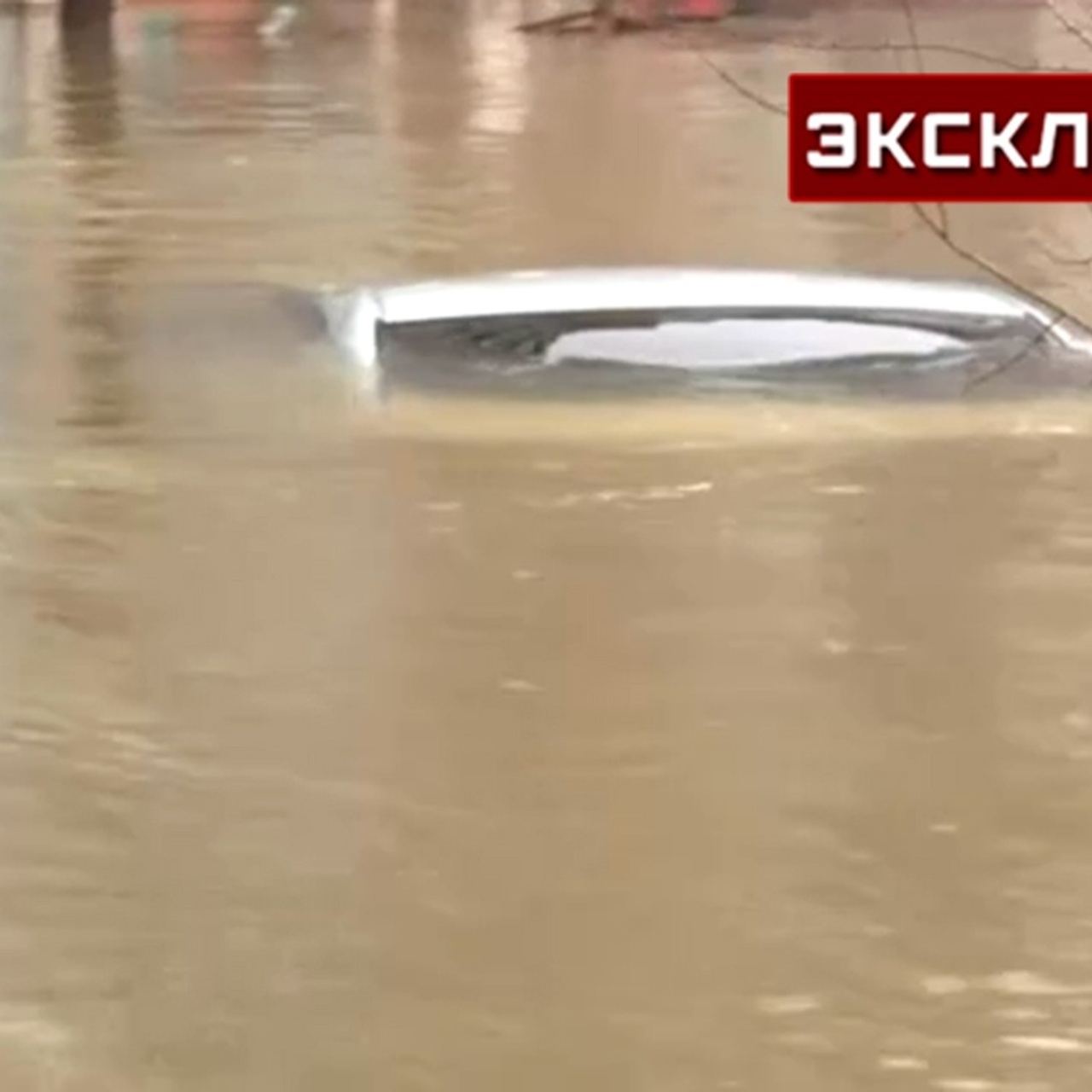 Этажи домов и авто затопило после выхода из берегов Елшанки в Орске -  Рамблер/новости