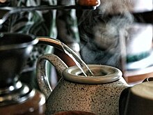 Врач назвал вредной рекомендацию пропотеть при лечении простуды