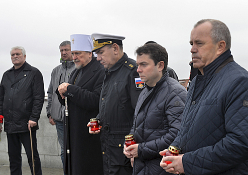 Военнослужащие Северного флота зажгли «свечи памяти»
