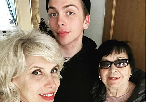 Младший сын Алены Свиридовой запел