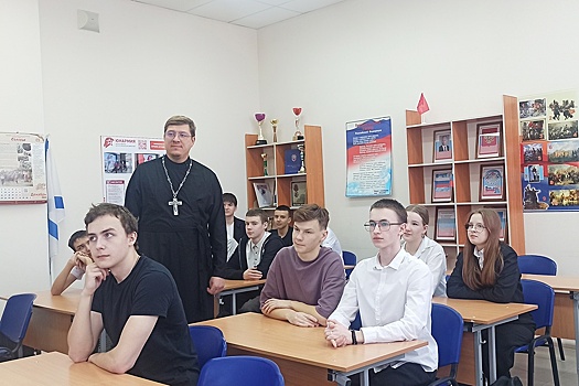 В курганских школах появились штатные священники