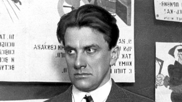 Почему Маяковский боялся прикасаться к людям