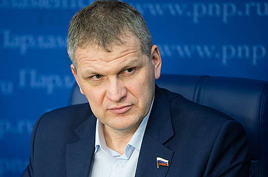 Куринный назвал бессмысленной дополнительную уборку подъездов из-за коронавируса