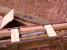 Минобороны РФ опубликовало видео с ПЗРК и другим оружием, брошенным националистами