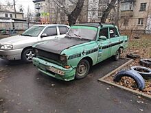 Старенький Москвич-2140 превратился в нелепую реплику маслкара