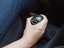 Эксперт рассказал о езде накатом на нейтралке и торможении двигателем