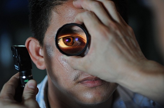 Жители Братеева смогут пройти скрининговое обследование на выявление глаукомы