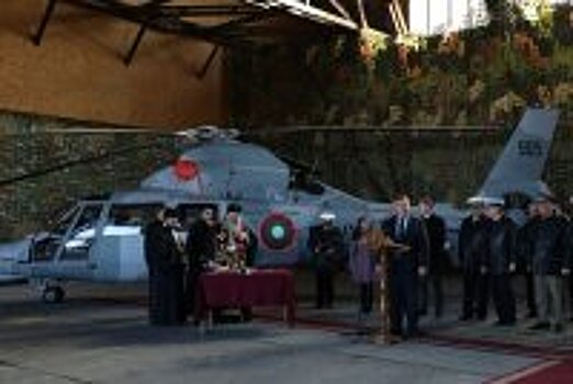 ВМС Болгарии получили на вооружение вертолет Airbus AS.365N3 + Dauphin