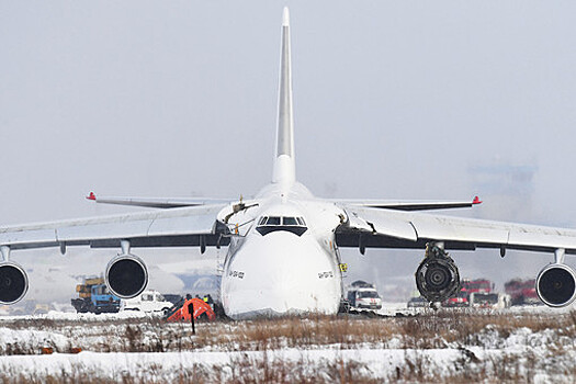 СК возбудил дело после экстренной посадки Ан-124