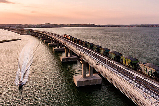 По Крымскому мосту скоро пойдут поезда