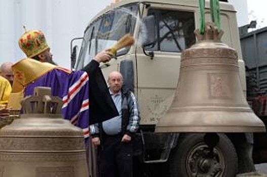Архиепископ Тихон совершил чин освящения колоколов для строящегося собора