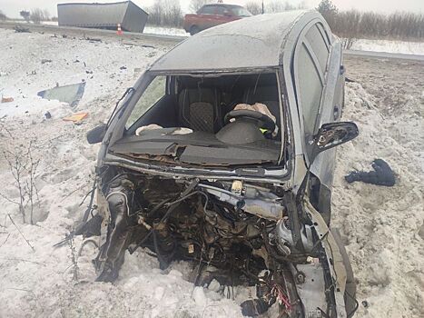 Столкновение легковушки с грузовиком произошло в Завьяловском районе