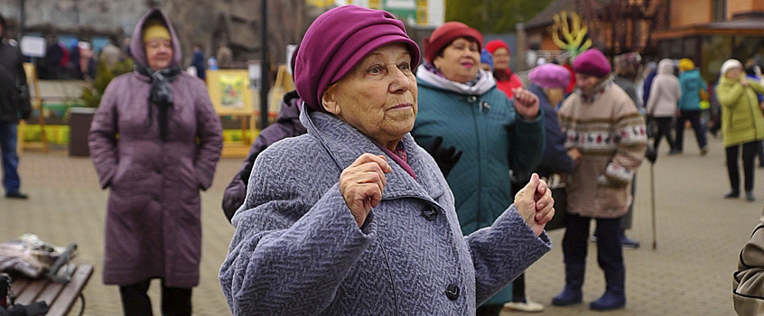 В Удмуртии пройдет фестиваль «Яркие краски осени жизни» ко Дню пожилых людей