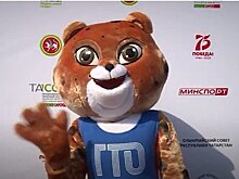 День физкультурника в Казани: медведи-силачи, дипломы активистам и зарядка с депутатом