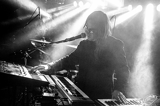 В 48 лет умер вокалист Pinkish Black Дэрон Бек