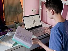 Власти Москвы намерены продлить дистанционное обучение для школьников