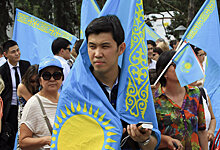Взлеты флага Республики Казахстан