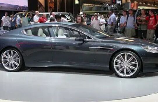 Прототип электромобиля Aston Martin Rapide E впервые показан в движении