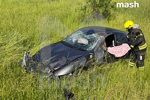 Владелец попавшего в ДТП Ferrari обвинил в ДТП водителя Geely