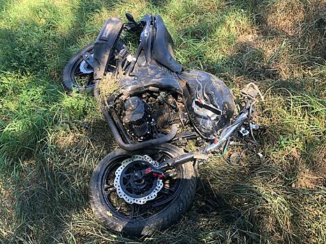 62-летний мотоциклист погиб в ДТП с автомобилем Mercedes на трассе в Краснодарском крае