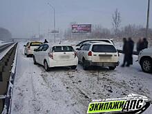 В результате массового ДТП на аэропортовской трассе образовался затор