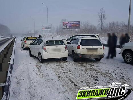 В результате массового ДТП на аэропортовской трассе образовался затор