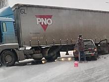 В Курске столкнулись ВАЗ и грузовик