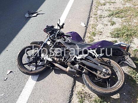 На трассе под Саратовом мотоциклист врезался в фуру и погиб