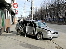 На перекрестке Пушкина и Компроса столкнулись автобус и Priora. Пассажир легковушки госпитализирован