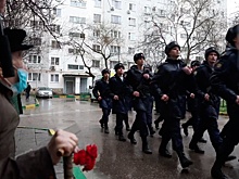 Новороссийские десантники поздравили ветеранов ВОВ с наступающим 23 февраля