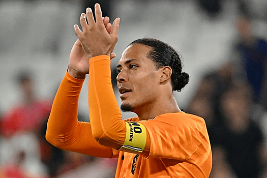 Ван Дейк ответил на критику со стороны ван Бастена