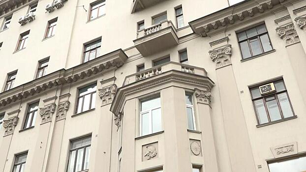 Война в центре столицы. Москвичка пожаловалась на 1,5 млн рублей долга из-за соседей