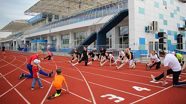 На стадионе «Витязь» прошёл забег с чемпионом России