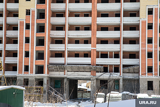 В Перми накренился высотный дом