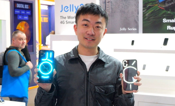 Глава Nothing рассказал, зачем купил компанию создателя Android и не использовал ее