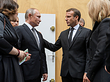 Путин и Макрон кратко пообщались после панихиды