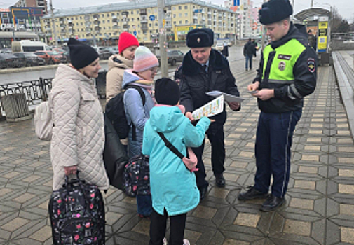 В Кировской области транспортные полицейские нашли заблудившихся подростков
