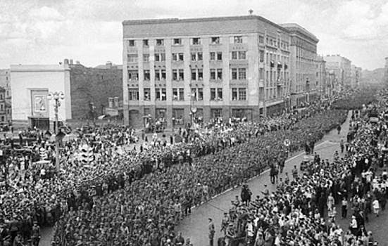 "Парад побежденных": как пленные немецкие солдаты прошли по Москве в 1944 году