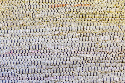 Долголеты района Зюзино научатся плести коврики онлайн 