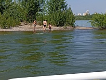 В Новосибирске с острова спасли группу парней, которые переоценили свои силы