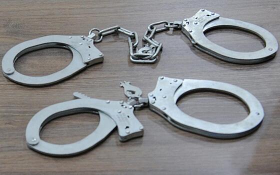 Ранее судимого продавца телефонов задержали после обмана двух мужчин на 760 тыс. руб. в центре Москвы
