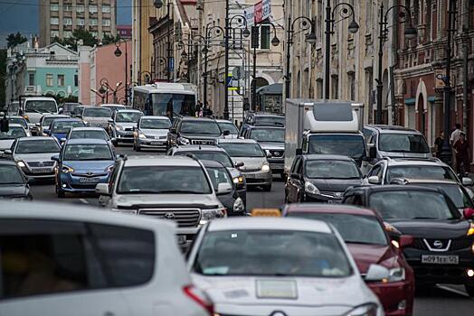 Варламов назвал причину сверхавтомобилизации Владивостока