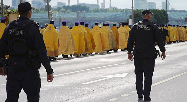 Более 40 тысяч верующих прошли в общемосковском крестном ходе