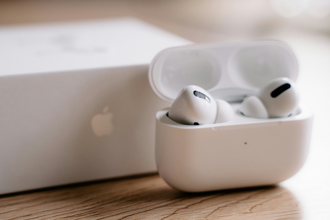 Apple превратит наушники AirPods Pro в слуховой аппарат