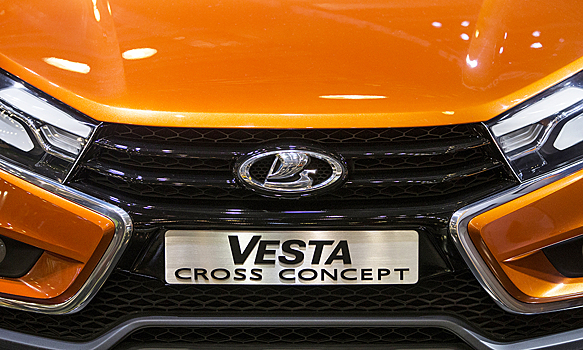 Появились первые фото обновленной Lada Vesta SW Cross