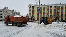 В Вологде усилили работу по вывозу снега в течение дня
